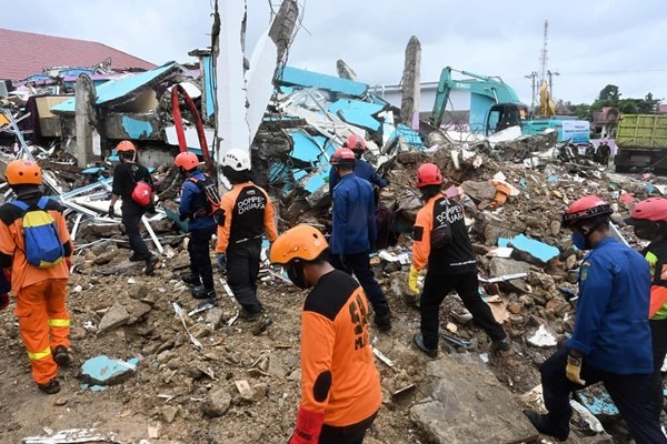 اندونزی ۲۰۲۱ روی خط بحران؛ از سقوط هواپیما تا زلزله کُشنده «سولاوسی»
