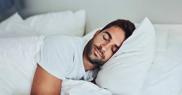 کمبود خواب و پیری پوست؛ راهکارهایی برای بهبود کیفیت خواب