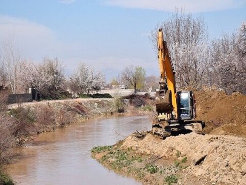 ضرورت لایروبی بستر رودخانه‌های کرمانشاه/ تخلیه نخاله‌های ساختمانی در رودخانه‌های کرمانشاه معضلی جدی است