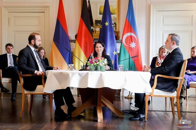 آغاز مذاکرات صلح ارمنستان و آذربایجان در برلین