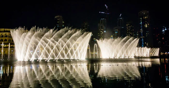 تفریحات دبی در شب
