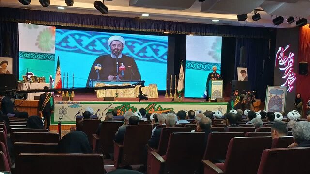 بقاع متبرکه باید پناهگاه نسل جوان و مرکز فرهنگی باشند بقاع متبرکه باید پناهگاه نسل جوان و مرکز فرهنگی باشند