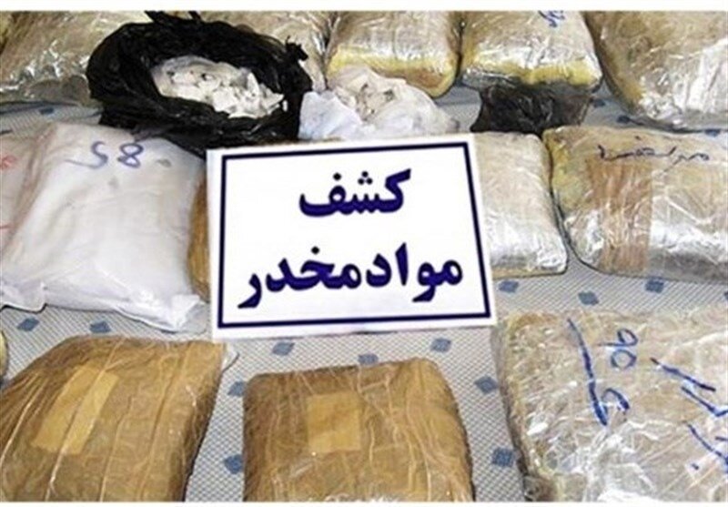 کشف ۵ کیلوگرم شیشه و هروئین در تهرانپارس کشف ۵ کیلوگرم شیشه و هروئین در تهرانپارس