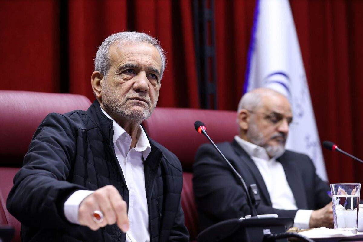 پزشکیان: با تحریم نفت ایران نمی توانند مشکلی برای ما ایجاد کنند پزشکیان: با تحریم نفت ایران نمی توانند مشکلی برای ما ایجاد کنند