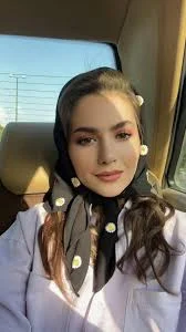 نویسنده کتاب بی&zwnj;نمازها خوشبخت&zwnj;ترند:فاطمه دولتی