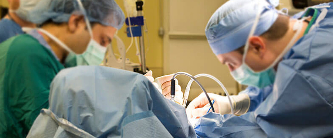 چکاپ کامل بعد از جراحی تیروئید با پزشک متخصص نشانههای هشداردهنده پس از جراحی که نیاز به چکاپ فوری دارند